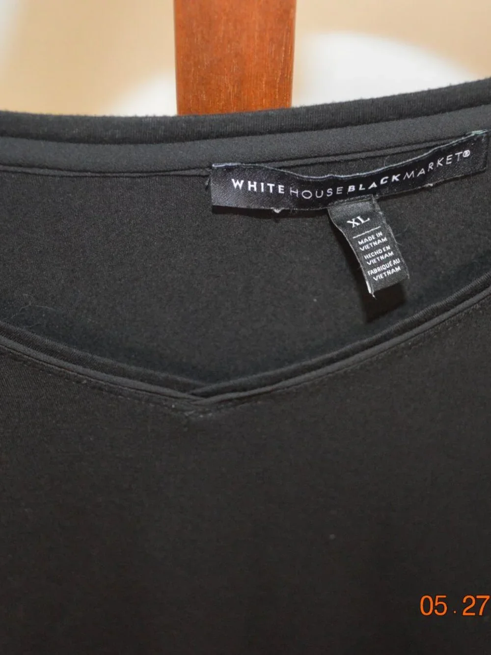 White House Black Market Women’s XL Black V-Neck Short Sleeve Ruched Blouse